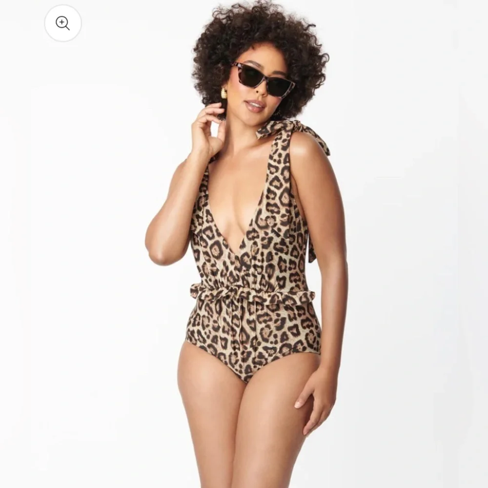 Unique Vintage NWT Leopard‎ Print Plunge One Piece Swimsuit